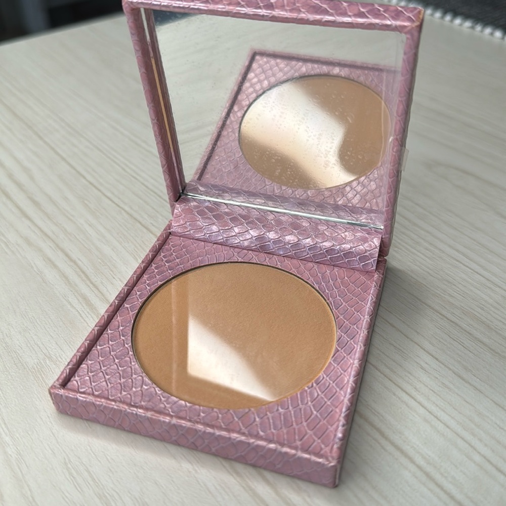 Mally Perfect Prep Primer in a Neutralizing Primer & Setting powder NWOB